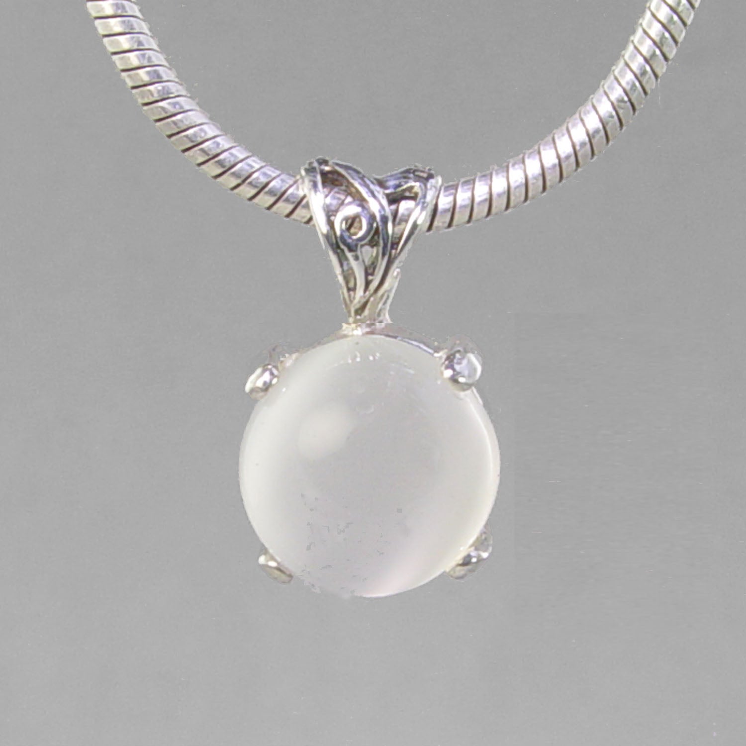 Moonstone 4.7 ct Round Cab Sterling Silver Pendant