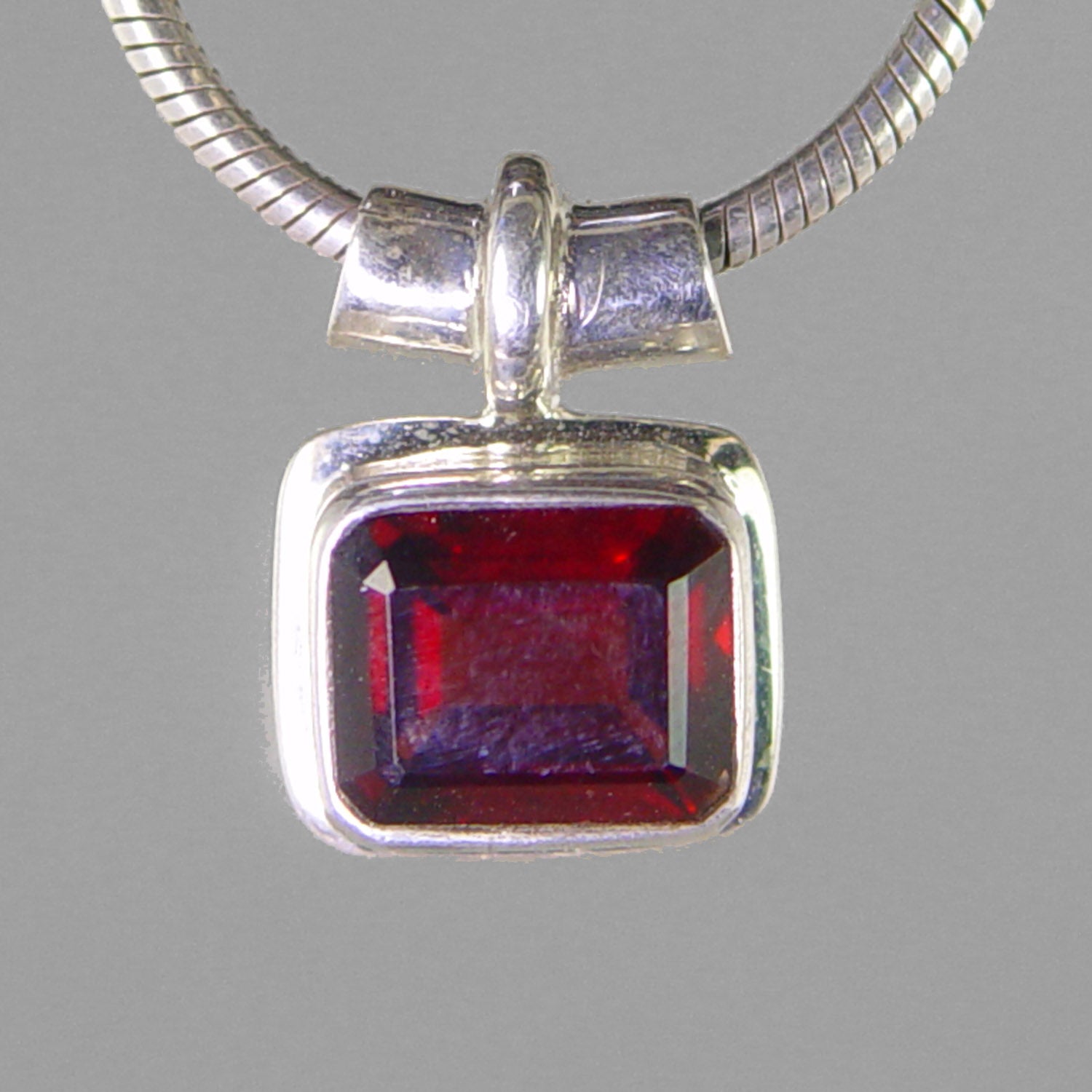 Garnet 5 ct Faceted Emerald Sterling Silver Pendant