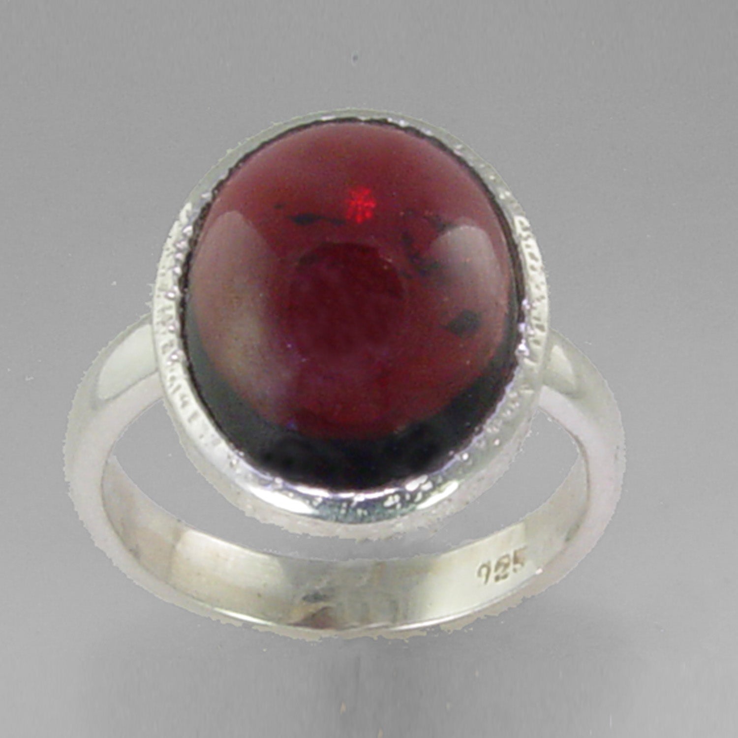 Garnet 7.9 ct Oval Cab Sterling Silver Ring, Size 7
