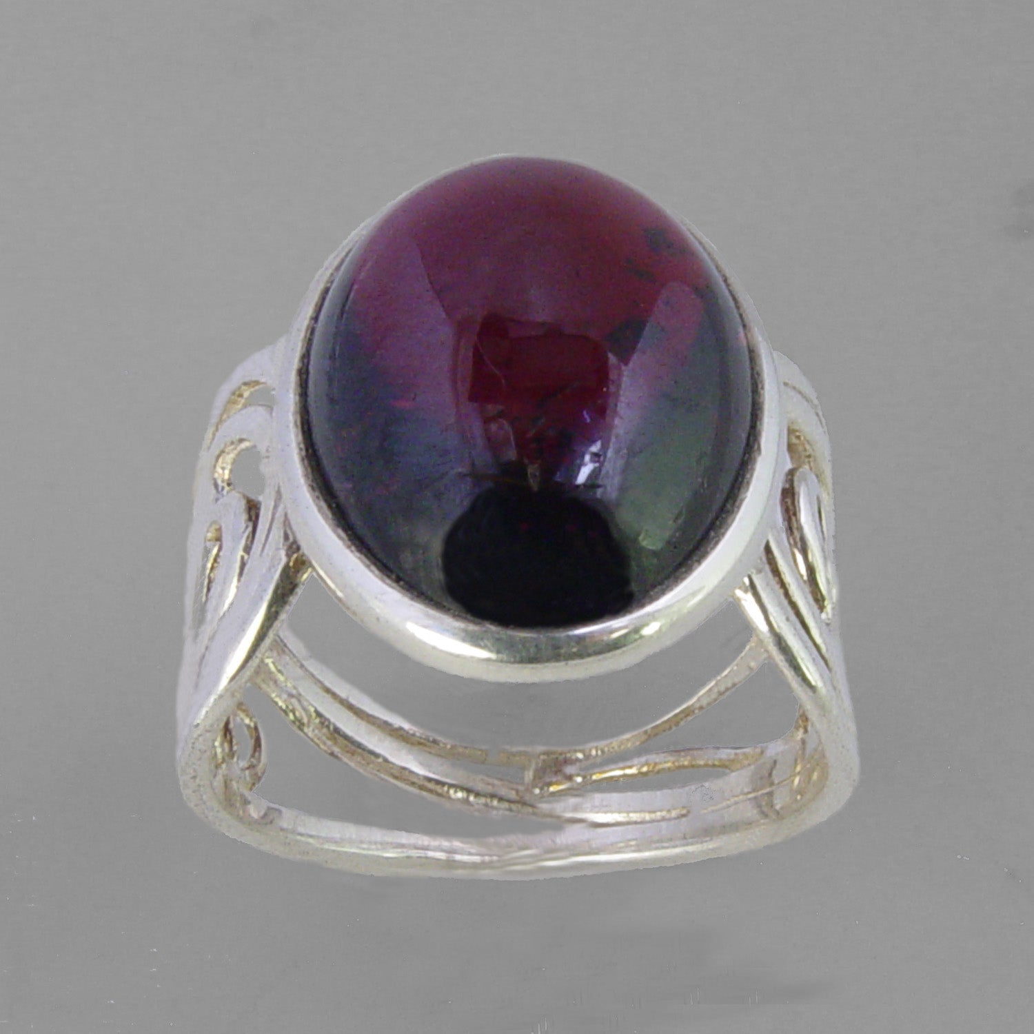 Garnet 11.4 ct Oval Cab Sterling Silver Ring, Size 8