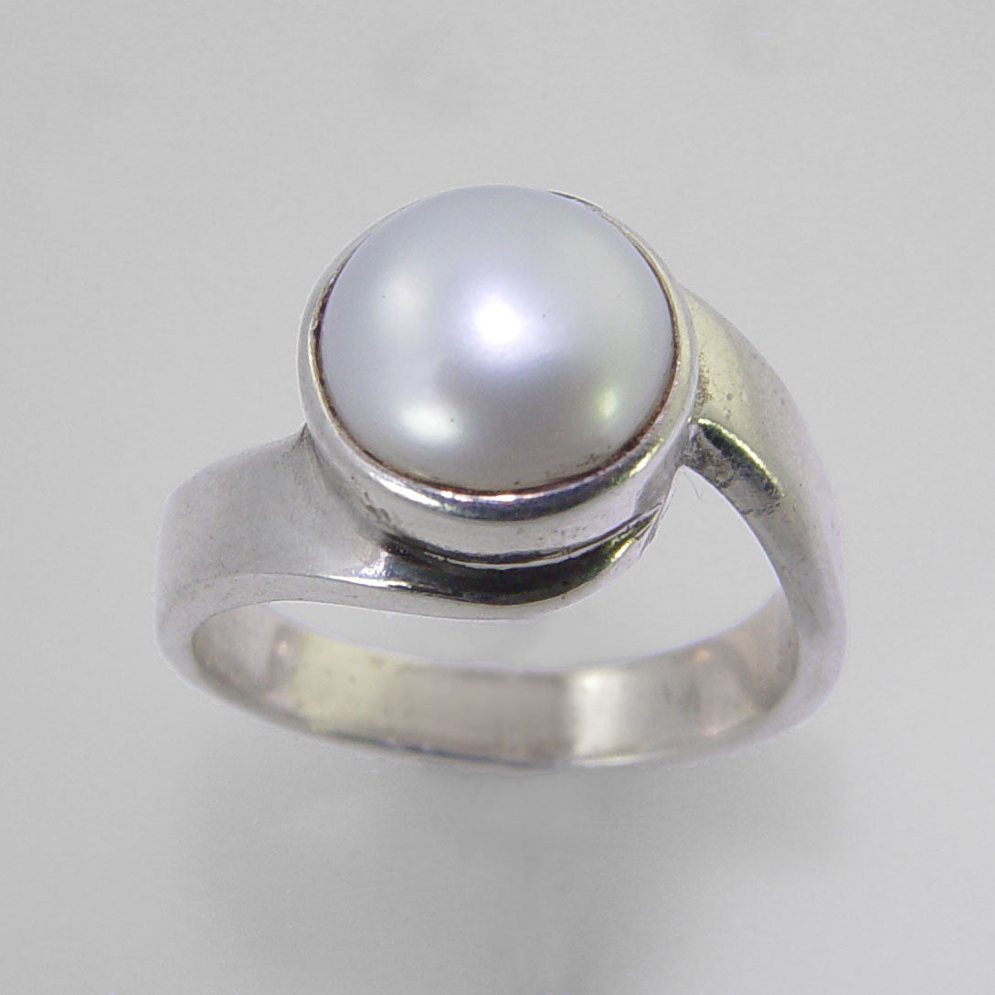 Pearl 3.25 ct Freshwater Pearl Bezel Set Sterling Silver Swirl Shank Ring, Size 8