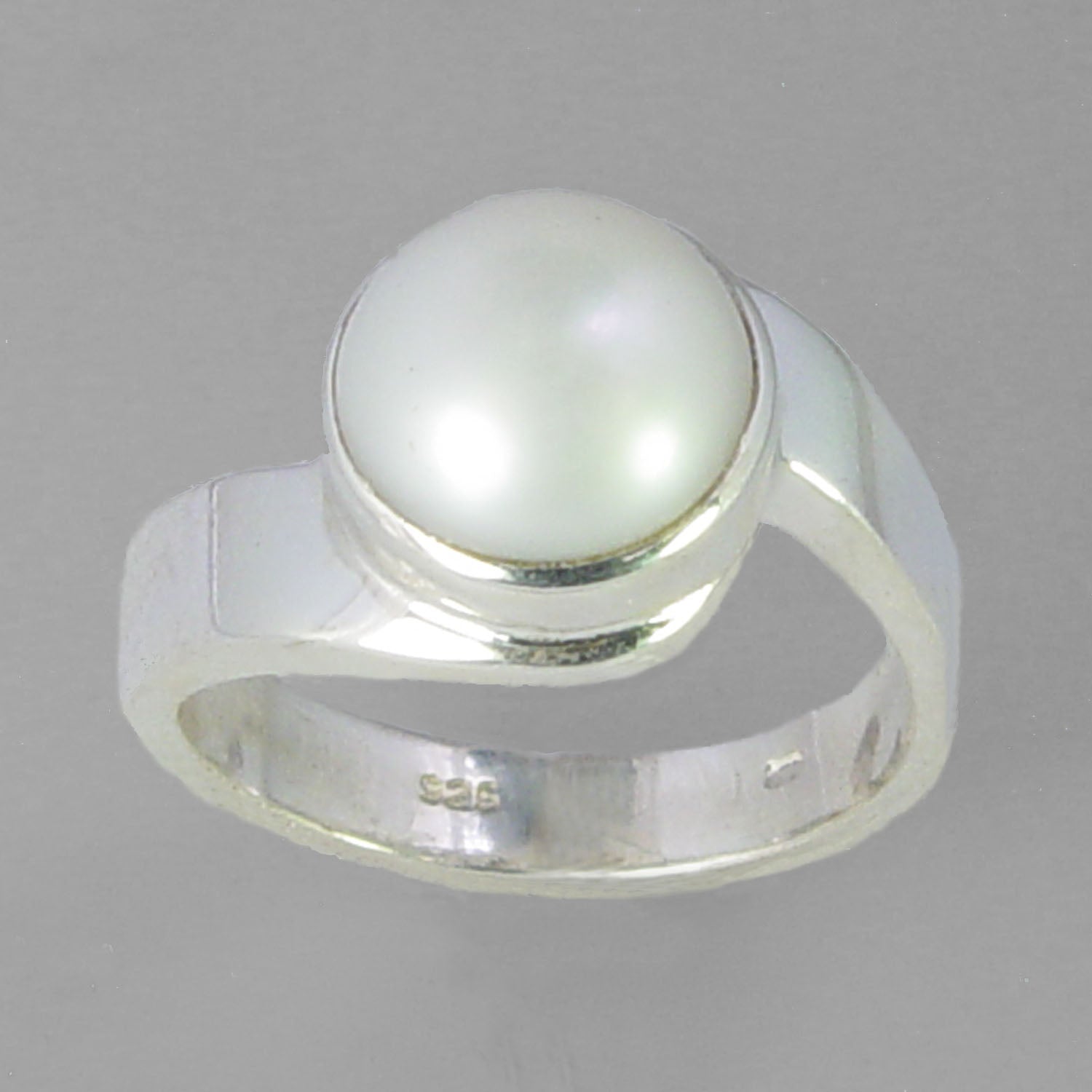 Pearl 5.3 ct Freshwater Pearl Swirl Shank Sterling Silver Ring, Size 7.5