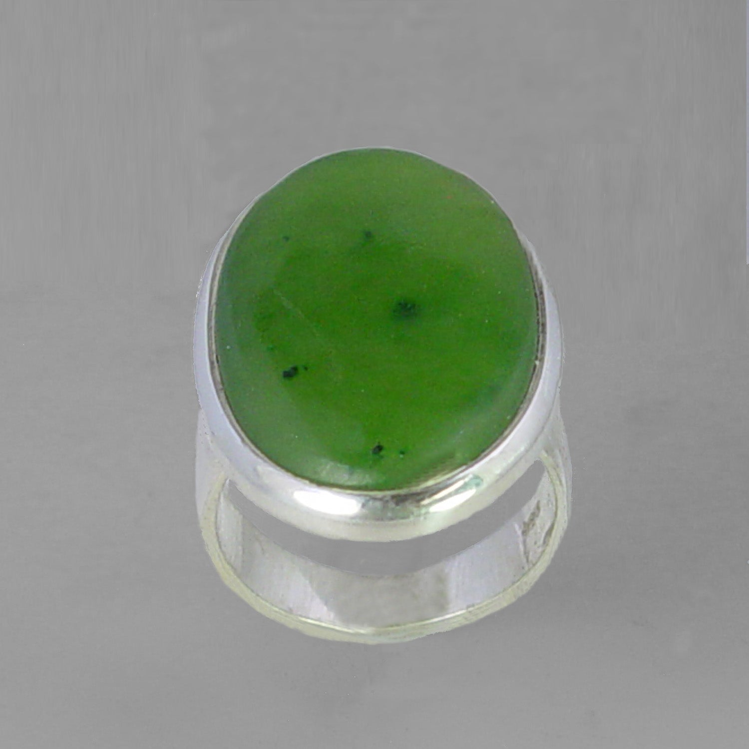 Jade 14.65 ct Oval Cab Bezel Set Sterling Silver Ring, Size 7