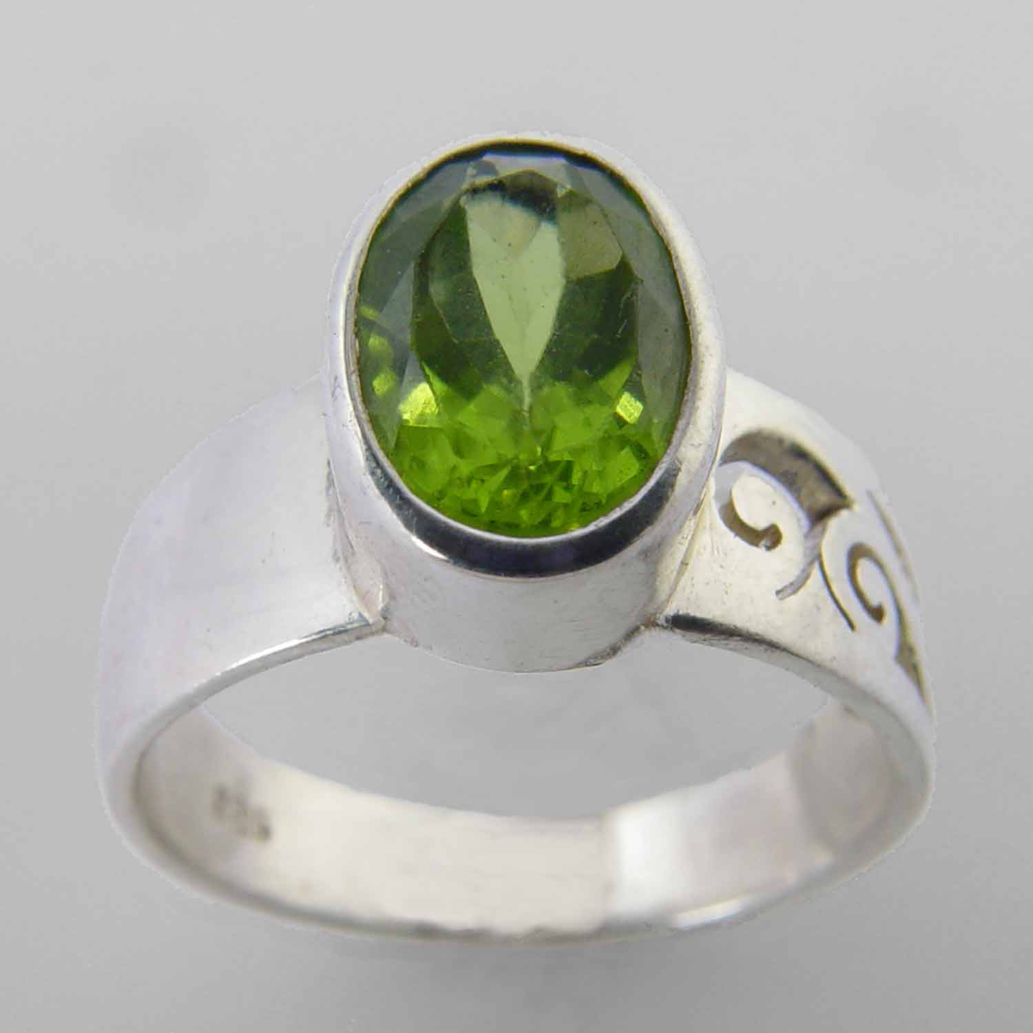 Peridot 4.0 ct Oval Bezel Set Sterling Silver Fancy Band Ring, Size 8