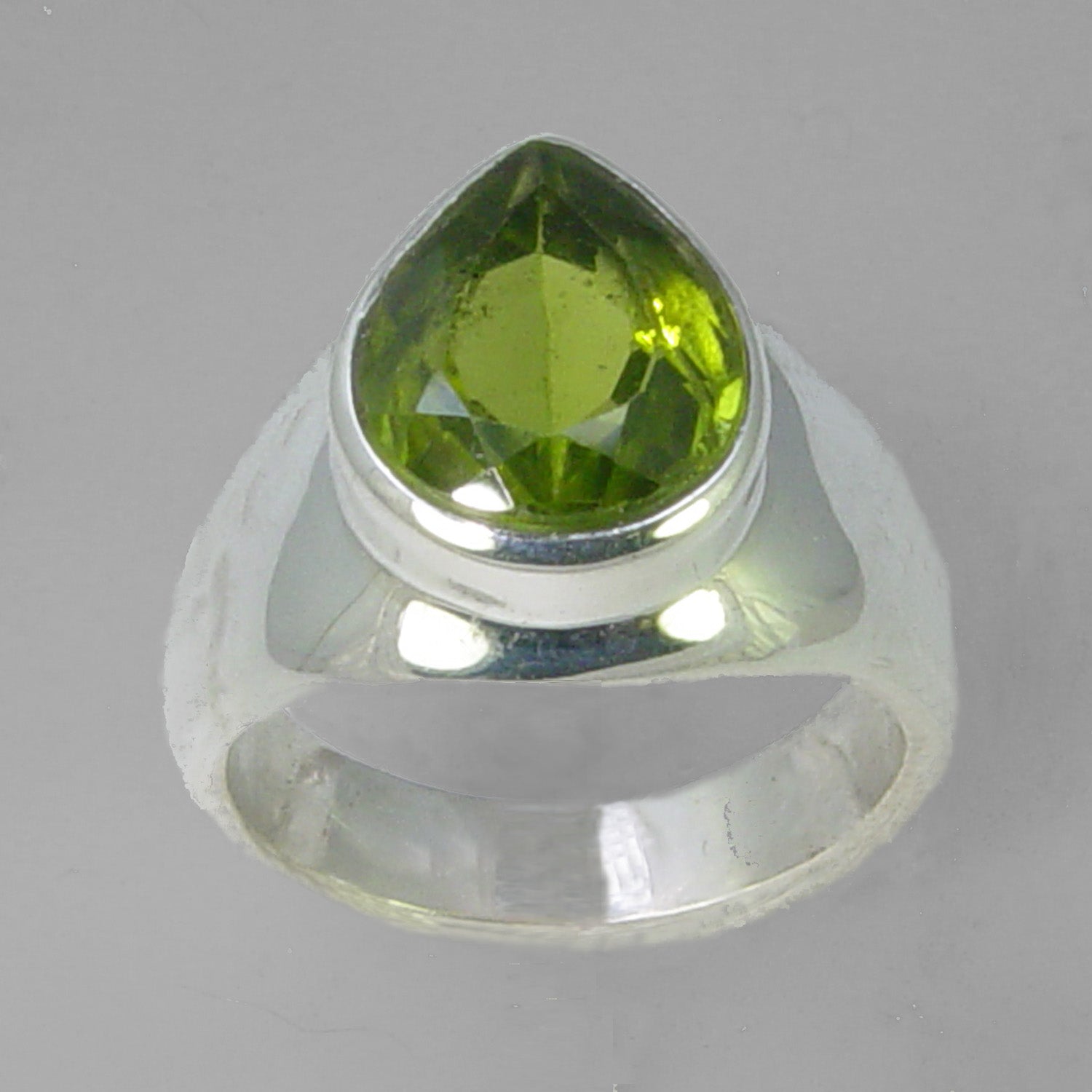 Peridot 5.8 ct Pear Bezel Set Sterling Silver Ring, Size 8.5