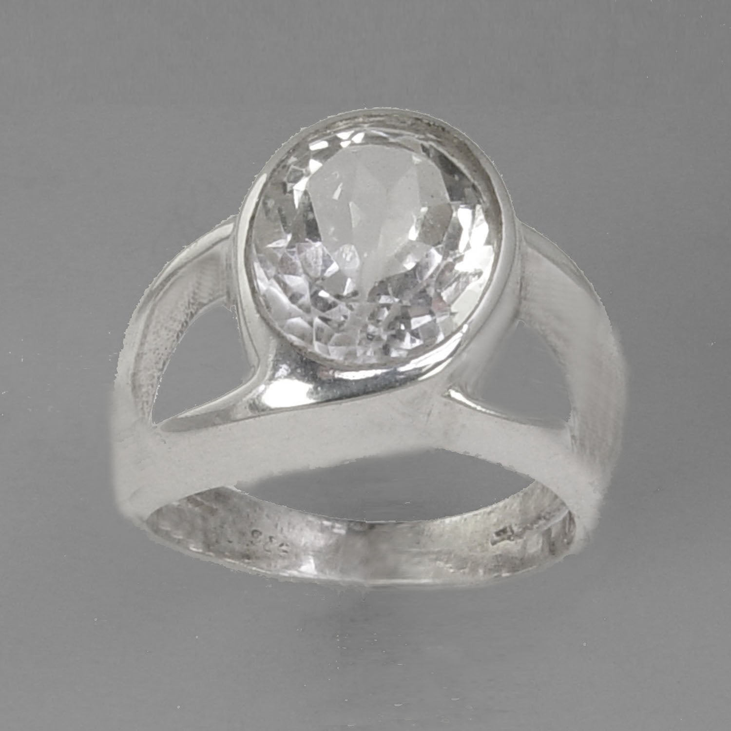 Quartz Crystal 4 ct Oval Bezel Offset Split Shank Sterling Silver Ring, Size 9.5