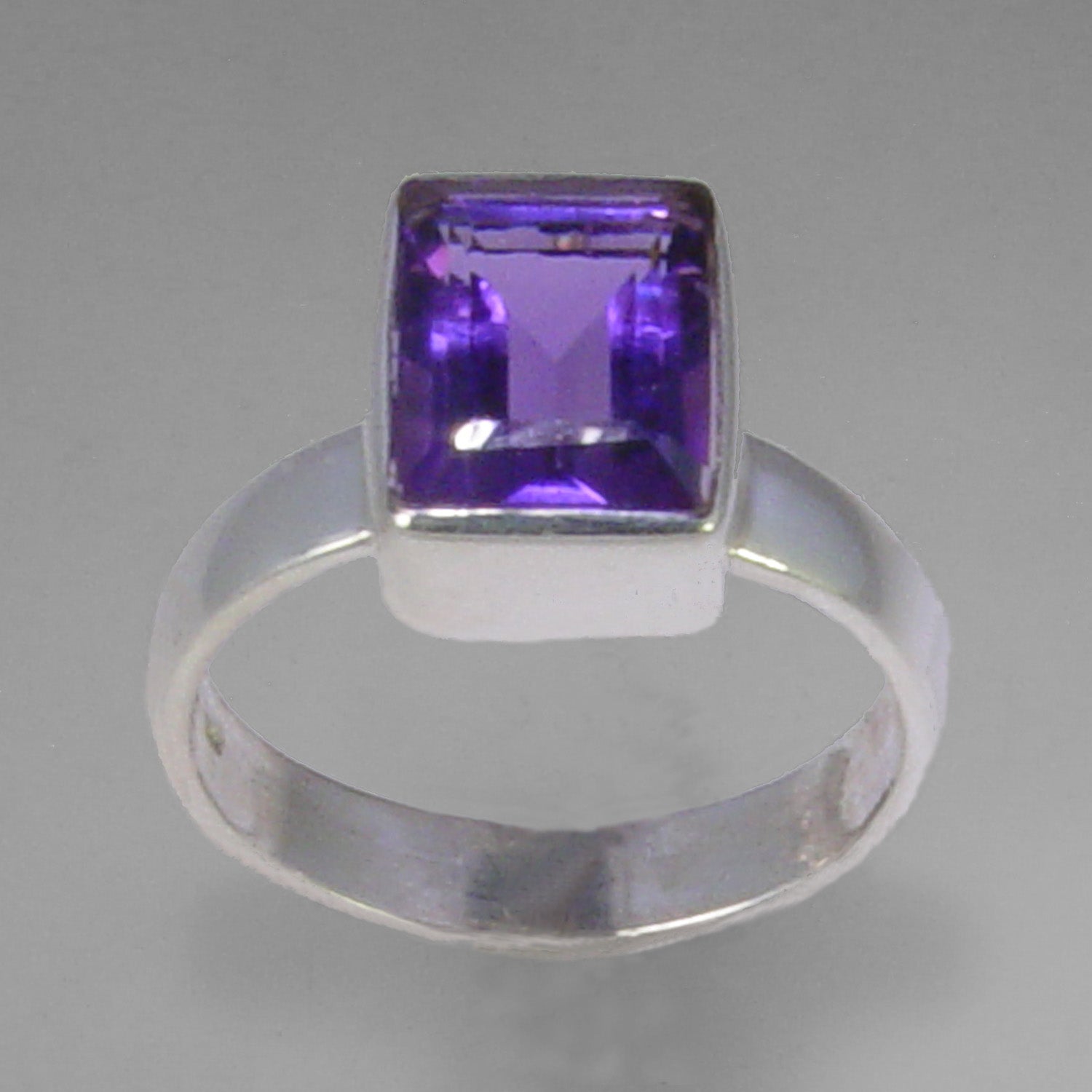 Amethyst 2.5 ct Emerald Bezel Set Sterling Silver Ring, Size 8