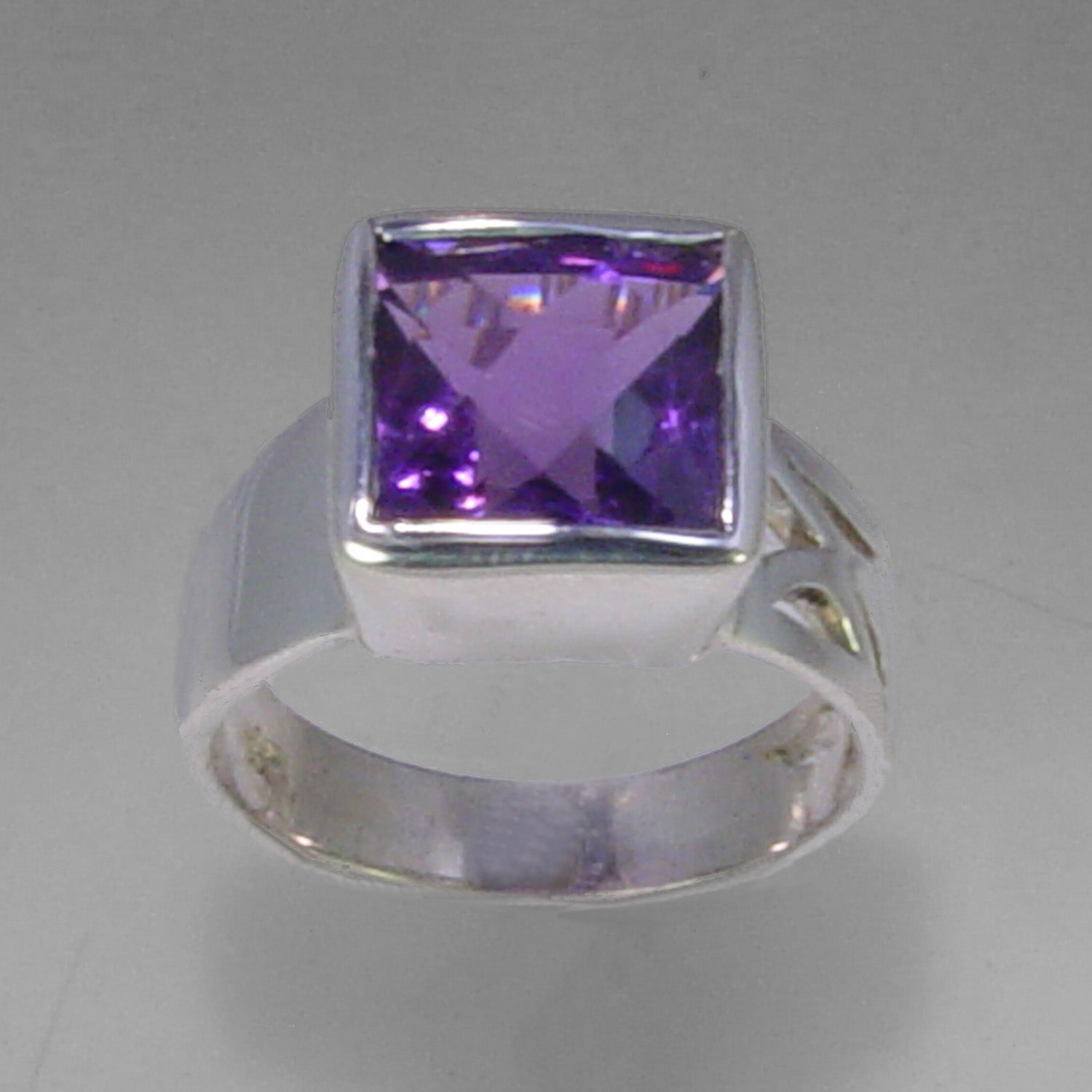Amethyst 5 ct Square Cut Bezel Set Sterling Silver Ring, Size 7